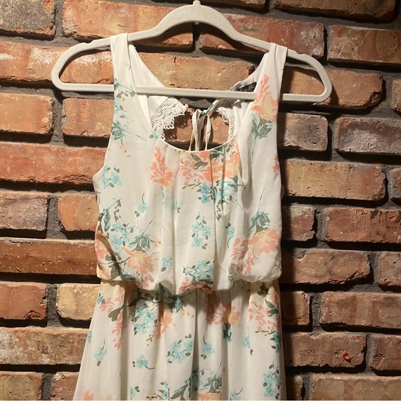 Lily Rose Sleeveless Hi-Lo Dress Ivory w/Coral Flowers Sz S - Picture 3 of 7